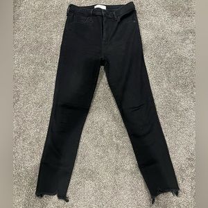 Abercrombie & Fitch Black Skinny Jeans with Raw Hem size 4r/27